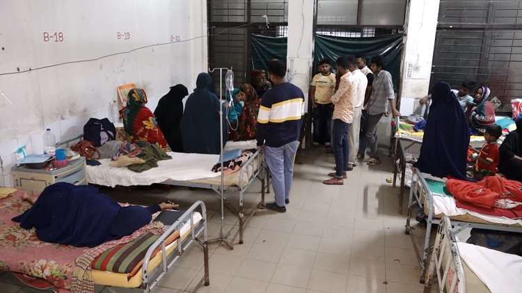 নোয়াখালীতে কেরোসিন ঢেলে স্ত্রীর শরীর ঝলসে দেওয়ার অভিযোগ