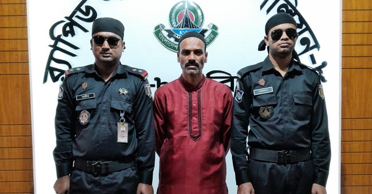 বরিশালে র‌্যাবের অভিযানে কৃষকদল নেতা গ্রেফতার