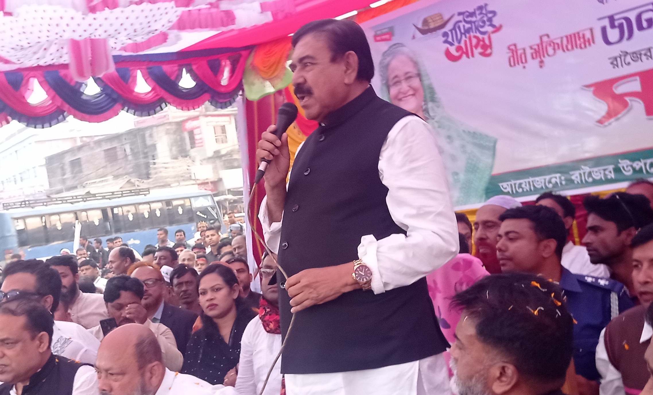 বিএনপি নির্বাচনকে প্রশ্নবিদ্ধ করতে বিদেশিদের কাছে ধর্না দিচ্ছে: শাজাহান খান