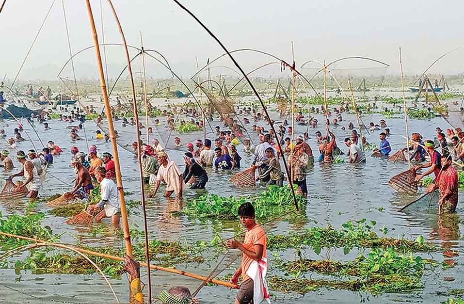 বাউৎ উৎসবে আনন্দের বন্যা