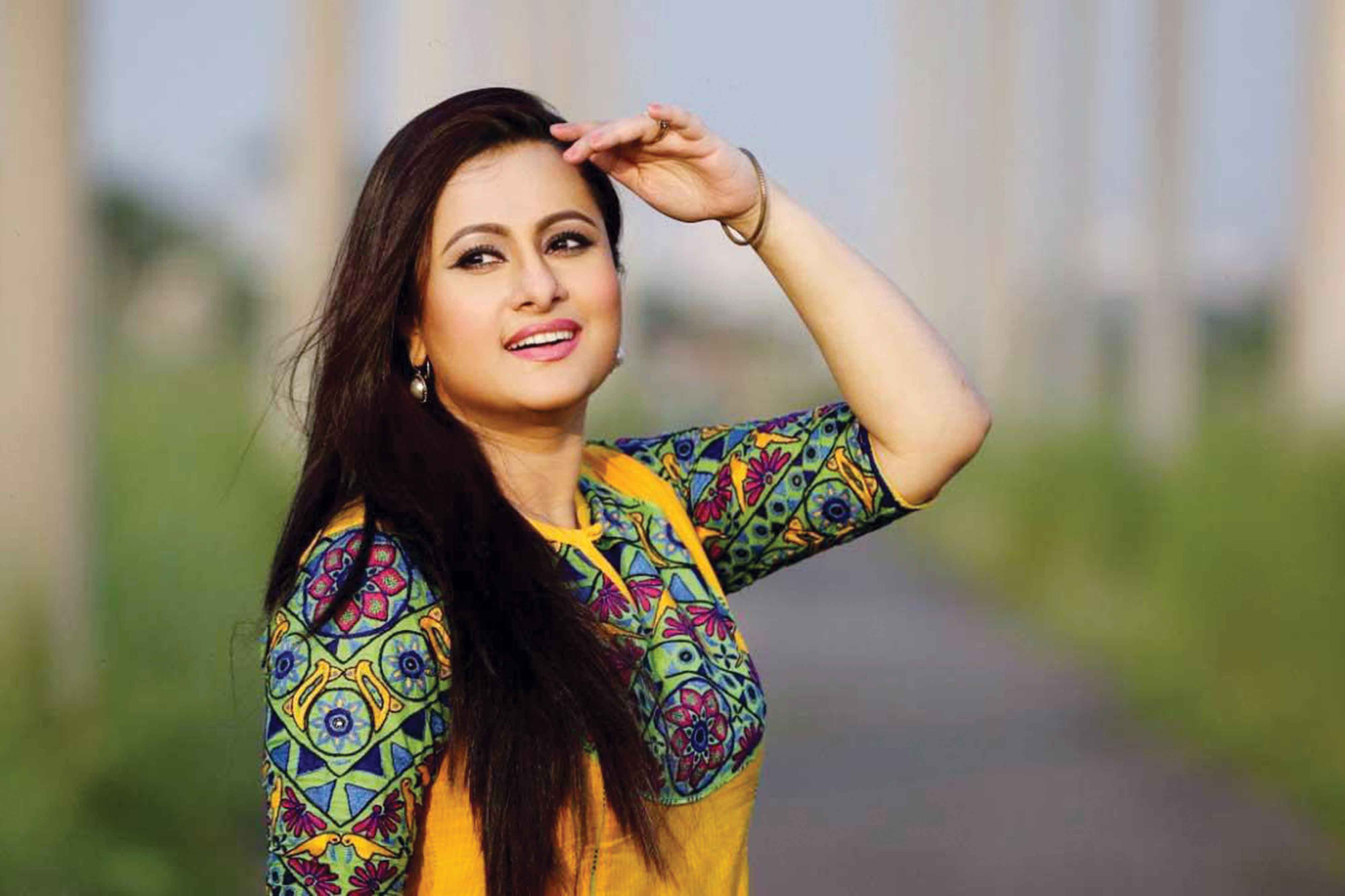 আমিও ইন্ডাস্ট্রিতে পলিটিক্সের শিকার