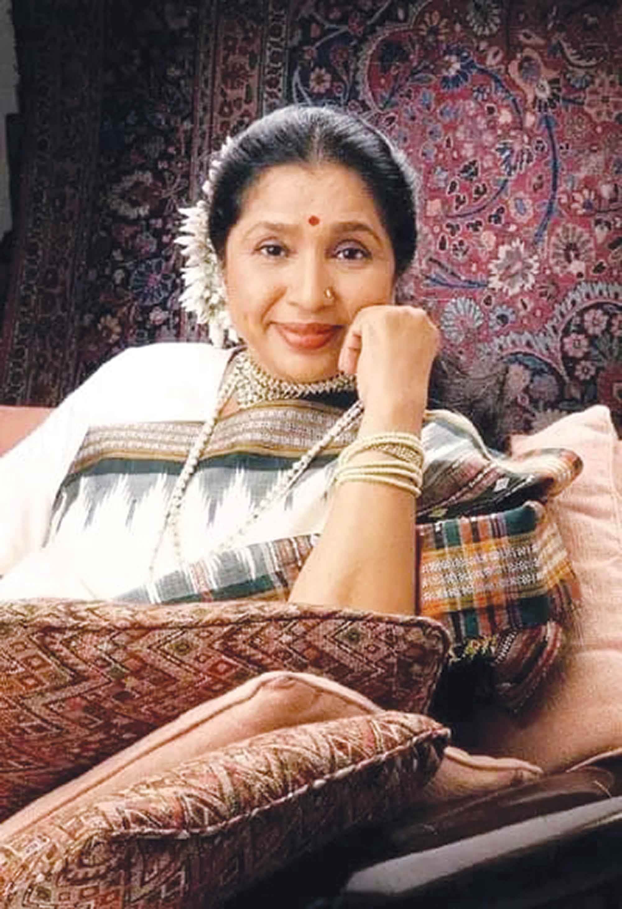 'বিবাহ বিচ্ছেদ' প্রশ্নে মুখ খুললেন আশা ভোঁসলে