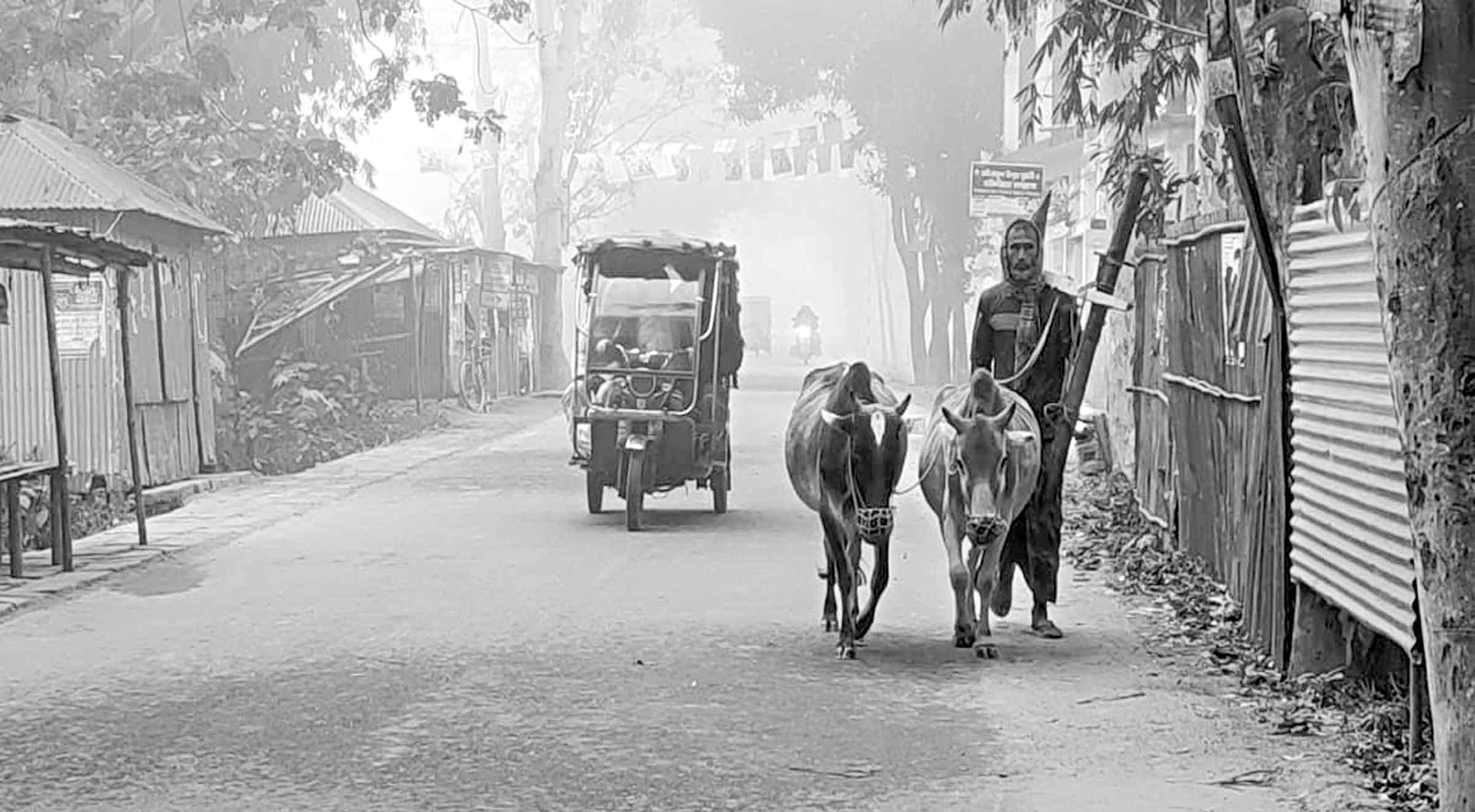 হাড় কাঁপানো শীতে কাবু উত্তরাঞ্চলের মানুষ