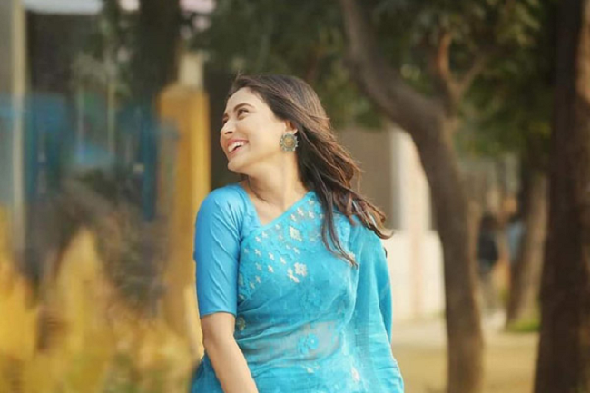 শর্ট ভিডিওতেই ব্যস্ত মেহজাবিন