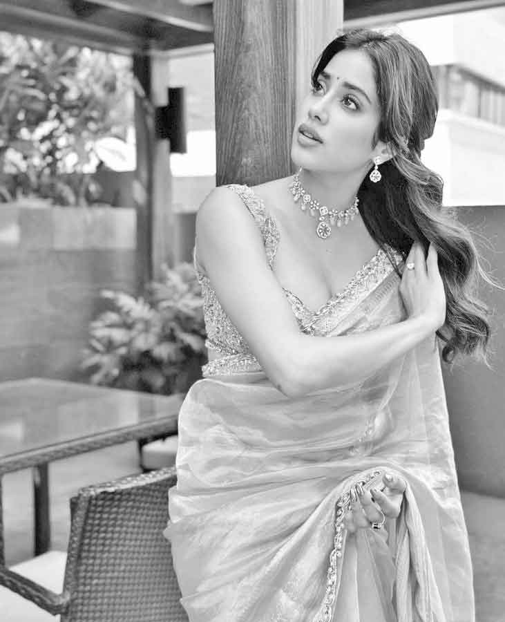 বেজায় চটেছেন জাহ্নবী