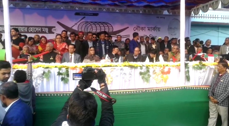 টাকা বা ভয় দেখিয়ে রাজনীতি হয় না: আনোয়ার হোসেন মঞ্জু 