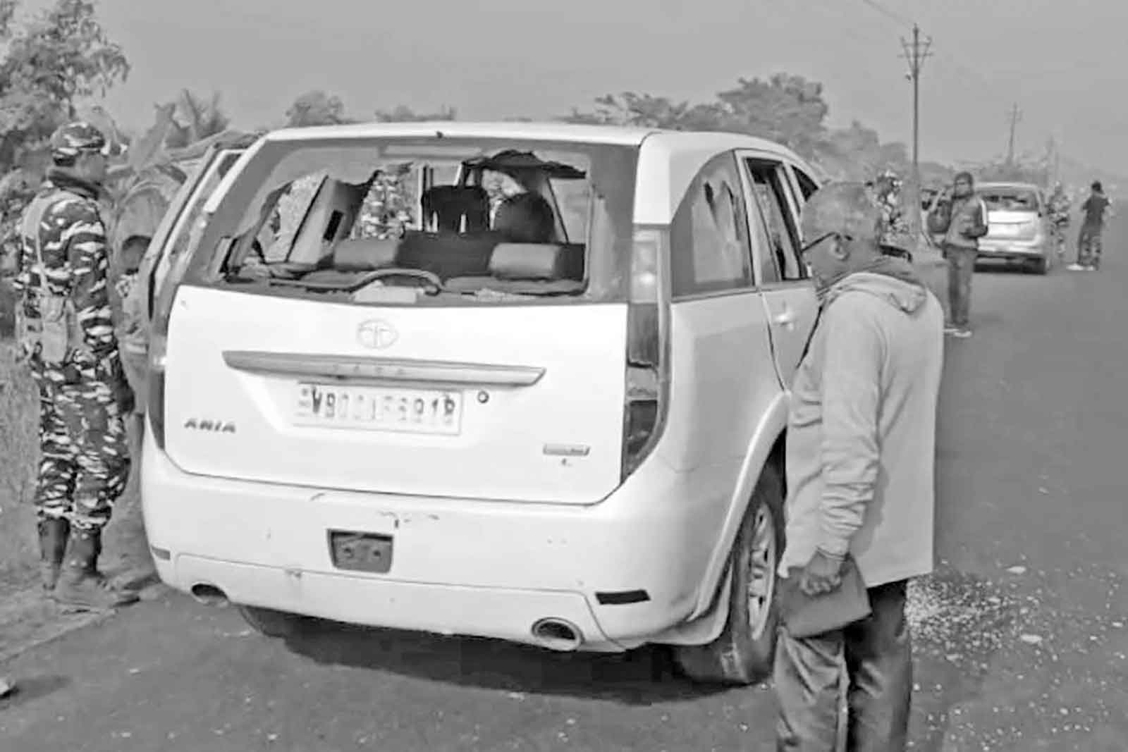 তৃণমূল কর্মীদের মারধরের শিকার ইডির কর্মকর্তারা