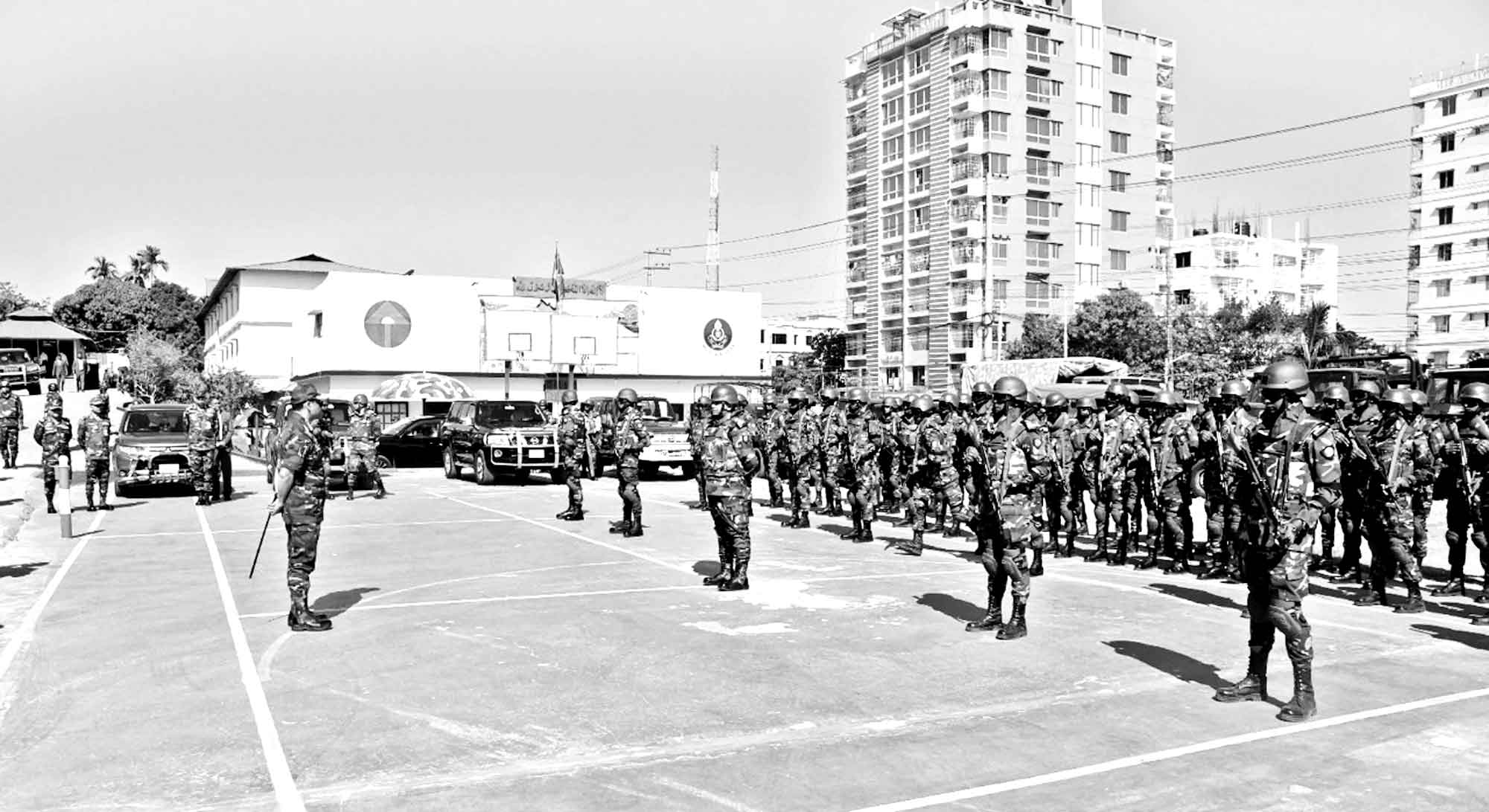 কক্সবাজার এরিয়ায় মোতায়েনকৃত সেনাবাহিনীর কার্যক্রম পরিদর্শন করলেন সেনাপ্রধান
