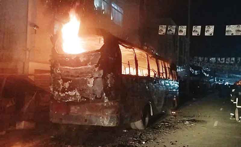 একাত্তর দিনে ৩ শতাধিক অগ্নিসংযোগ, নিহত ৮