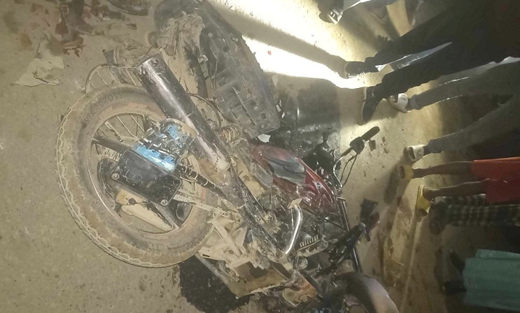 বালুবাহী ট্রাকের ধাক্কায় মোটরসাইকেল চালক নিহত