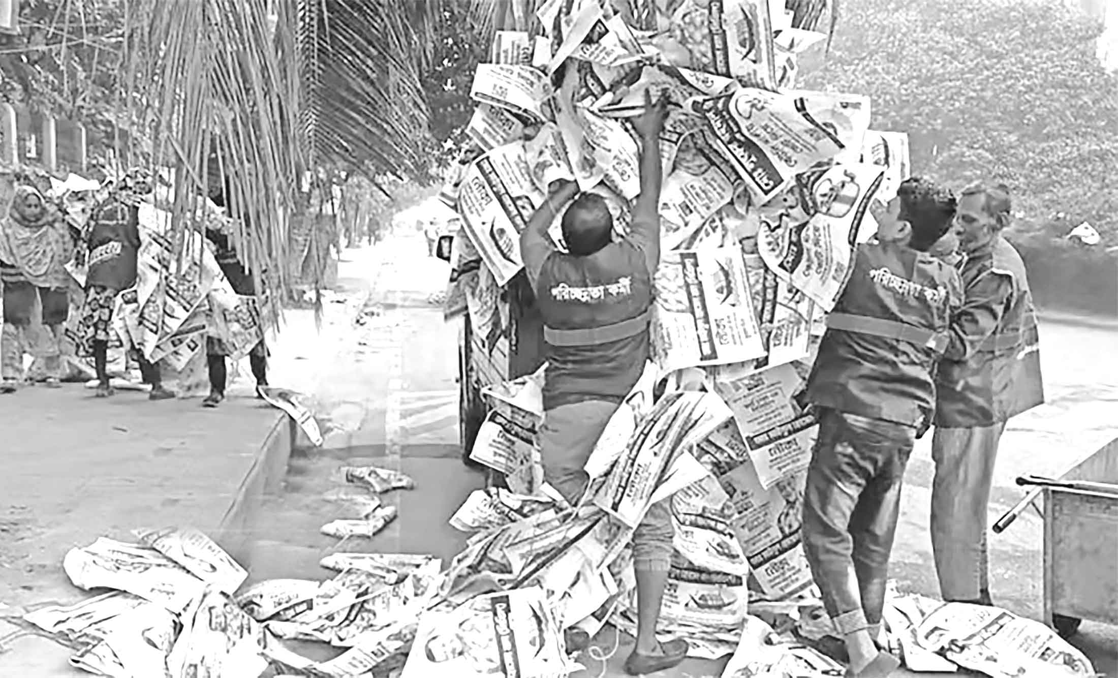 এখনো শেষ হয়নি নির্বাচনী পোস্টার ও ব্যানার সরানোর কাজ