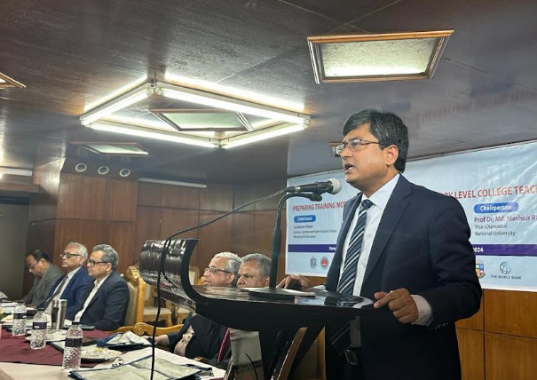  শিক্ষার্থীদের মধ্যে আত্মবিশ্বাস তৈরি করতে পারলেই তারা শ্রেণিকক্ষমুখী হবে : উপাচার্য মশিউর রহমান 