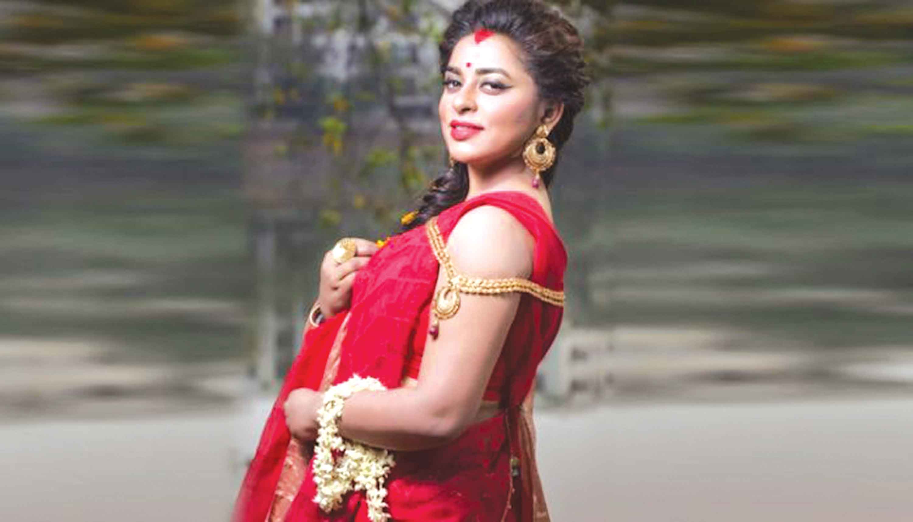 ফেরদৌস-জ্যোতিকে নিয়ে 'জুলি'