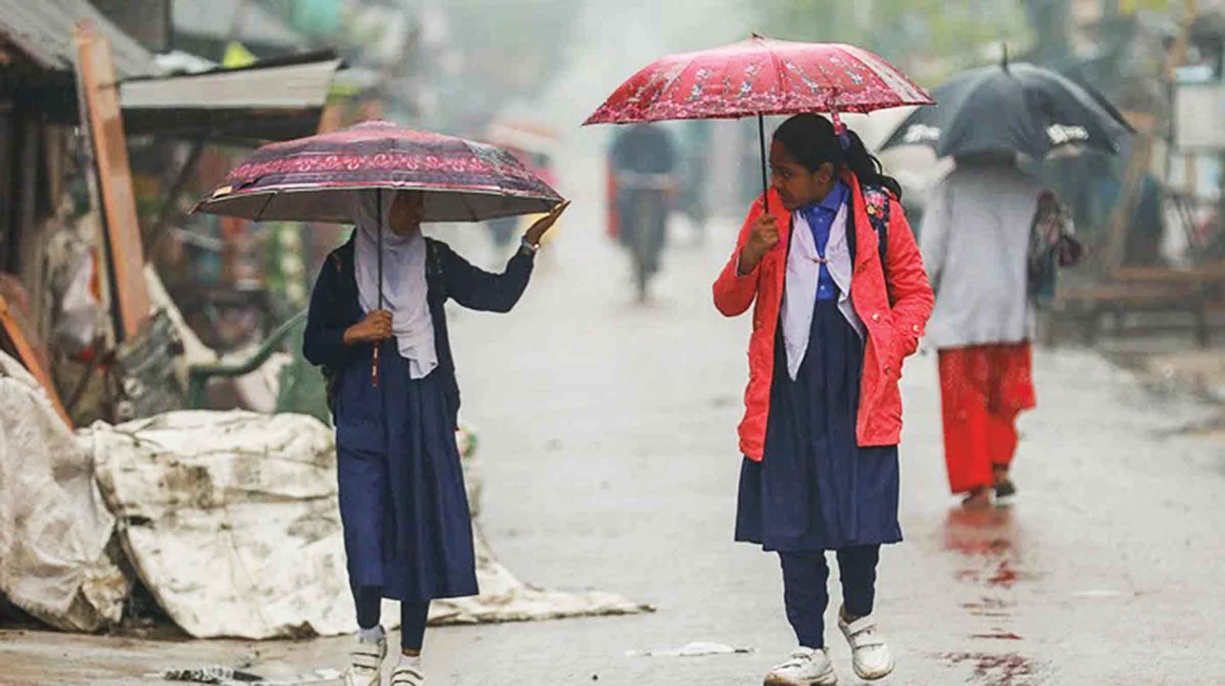 মাঘের শীতে বৃষ্টির হানা ১০ জেলায় শৈত্যপ্রবাহ