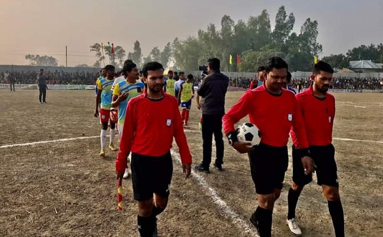 পার্বতীপুরে বঙ্গবন্ধু গোল্ডকাপ ফুটবল টুর্নামেন্টের সেমিফাইনাল খেলা অনুষ্ঠিত