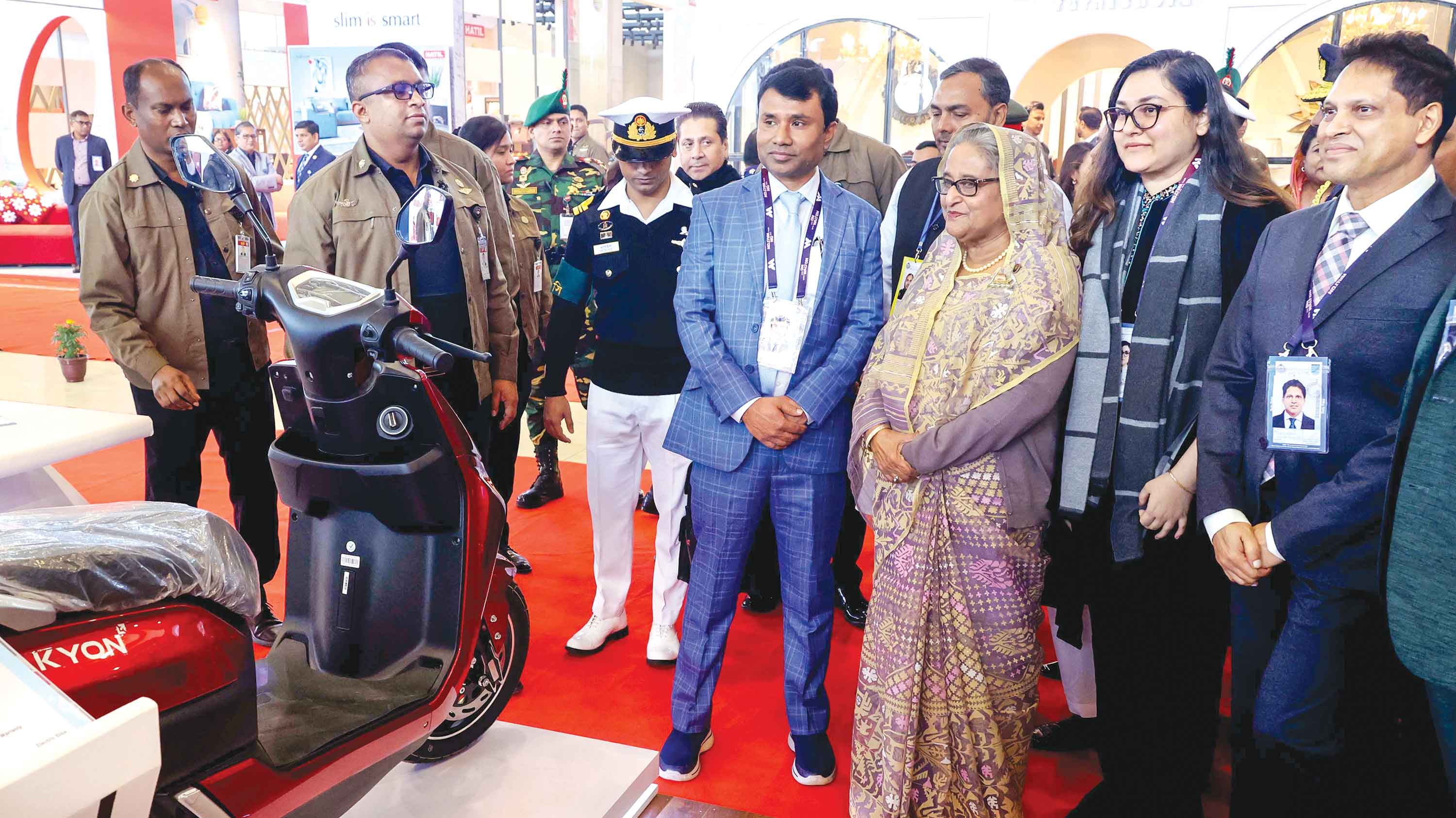 ওয়ালটন মেগা স্টল পরিদর্শন করলেন প্রধানমন্ত্রী