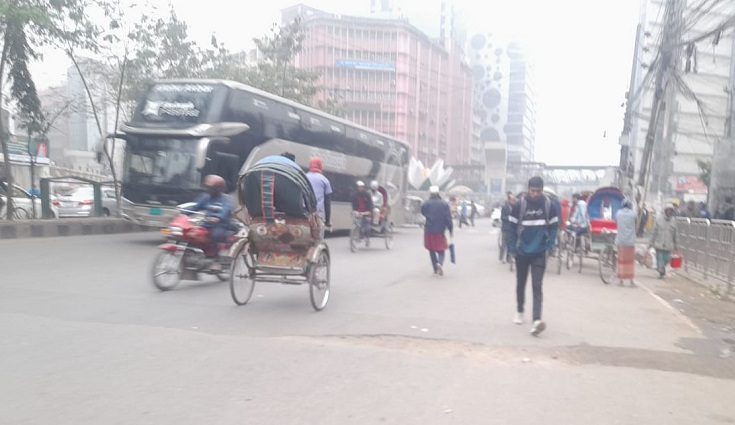 মৌসুমের সর্বনিম্ন তাপমাত্রায় কাঁপছে ঢাকা