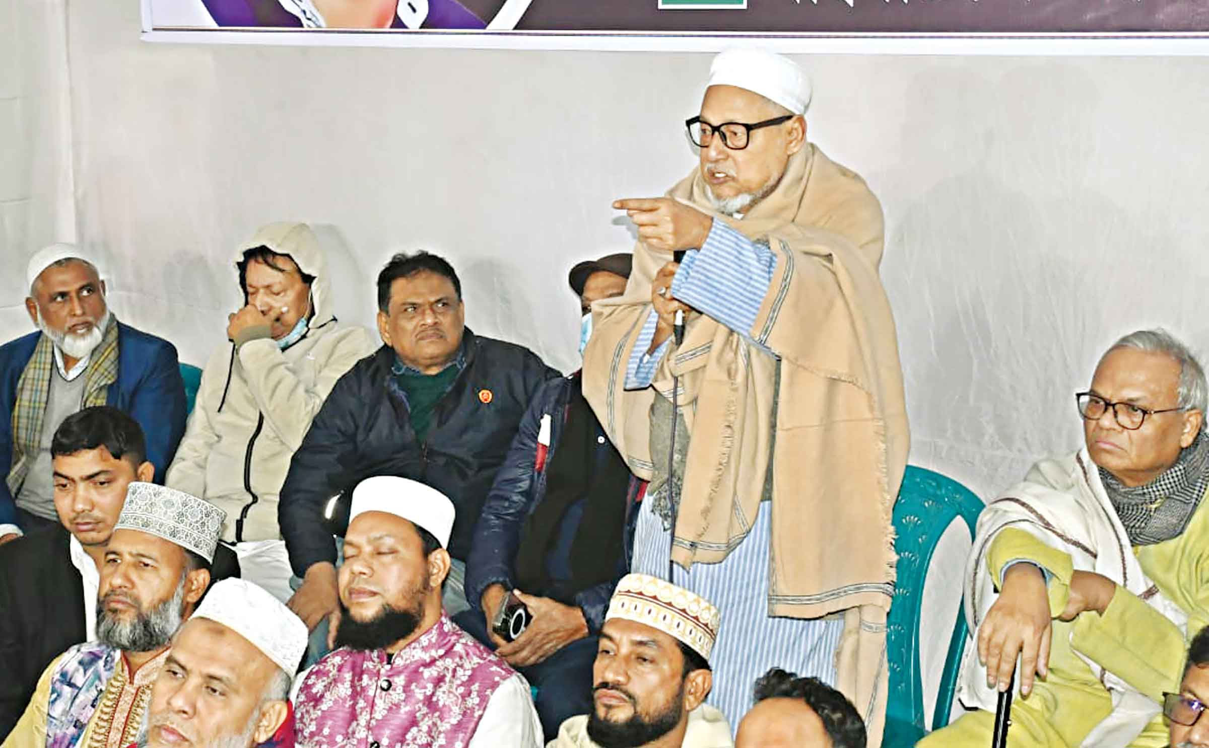 'গণতন্ত্রের অভাবে' দেশে ধনী-গরিবের বৈষম্য বাড়ছে : নজরুল