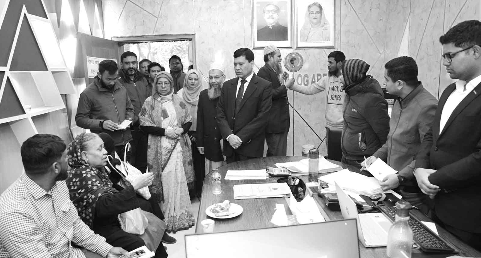 ঢাকা সেনানিবাসস্থ বিভিন্ন হিসাবরক্ষণ কার্যালয় পরিদর্শন করলেন বাংলাদেশের কম্পট্রোলার অ্যান্ড অডিটর জেনারেল