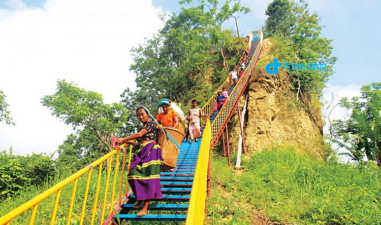 শীতে ঘুরে আসুন খাগড়াছড়ির পর্যটন নগরী 