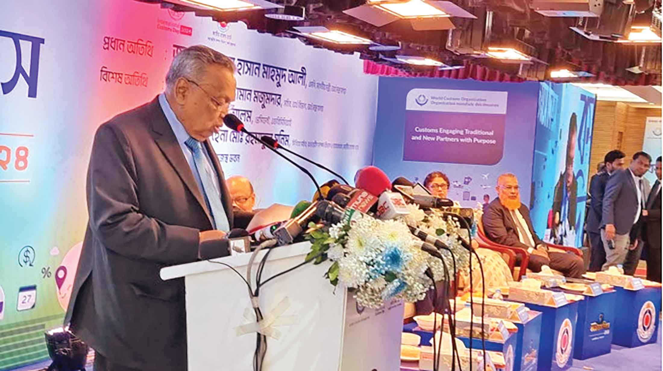 অসৎ ব্যবসায়ীদের বিরুদ্ধে কঠোর হওয়ার তাগিদ
