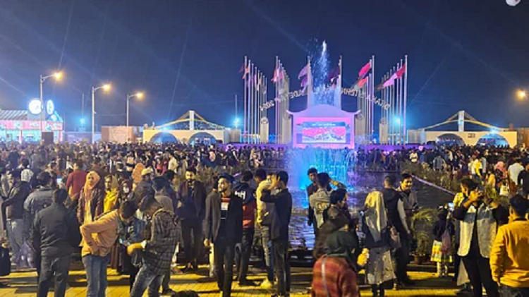 বাণিজ্য মেলায় ক্রেতা টানতে বিশেষ ছাড়