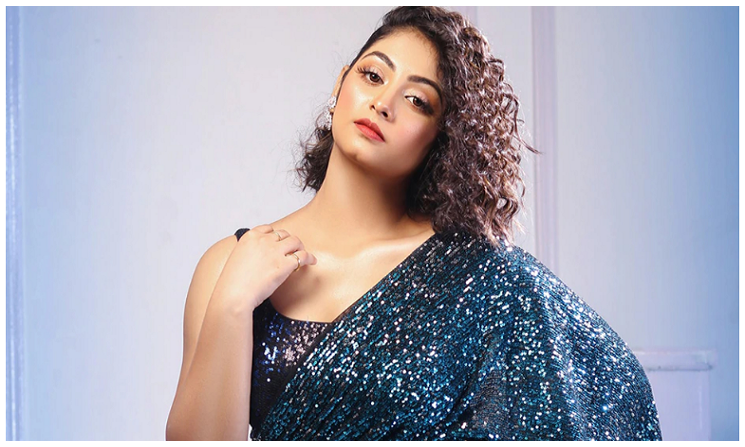 বিয়ের আগেই কি অন্তঃসত্ত্বা এই অভিনেত্রী