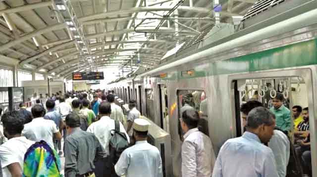 মেট্রোরেল : কোচ বাড়িয়ে চাপ সামাল দেওয়ার উদ্যোগ