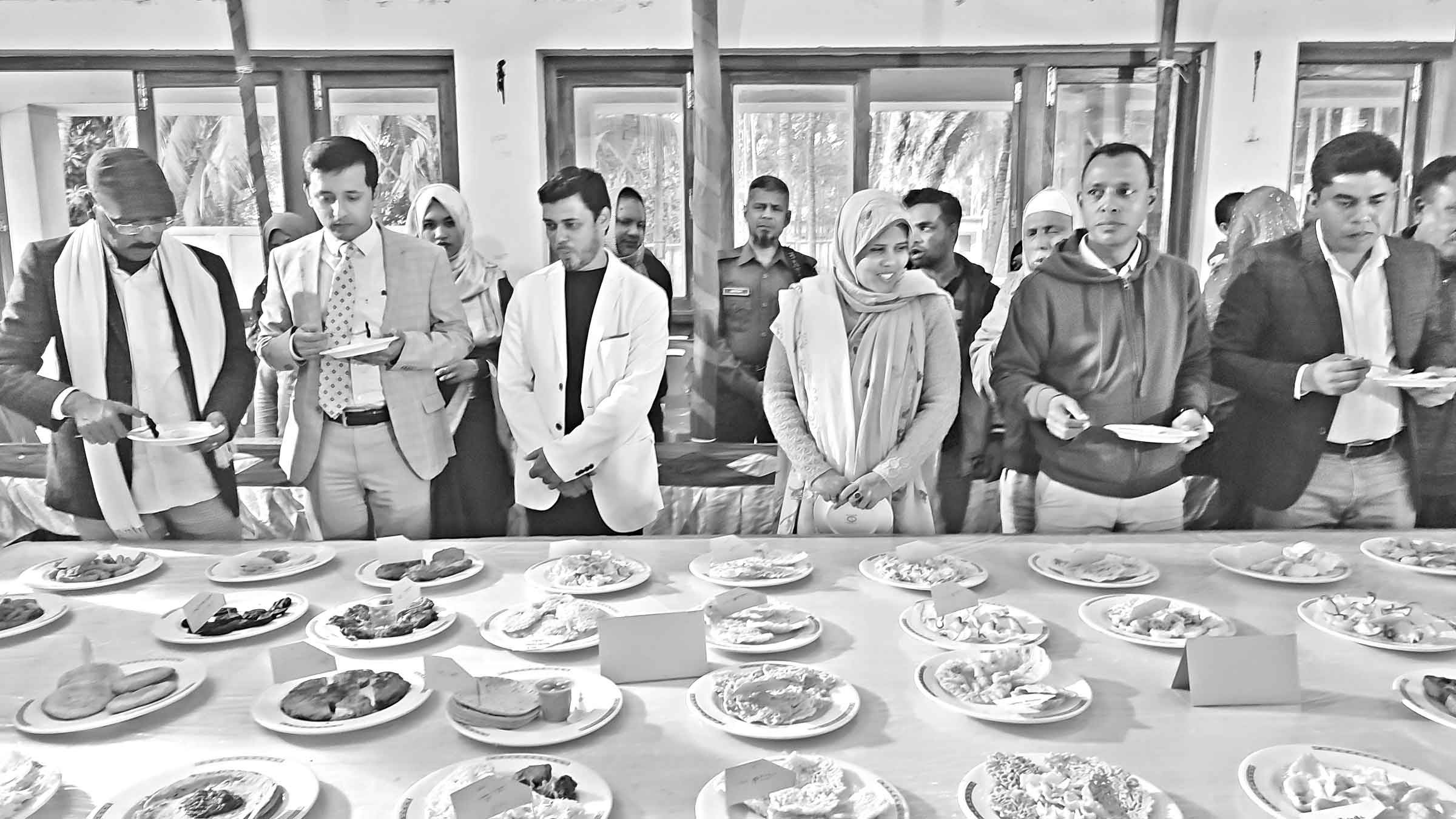 নতুন প্রজন্মের কাছে পরিচয় করিয়ে দিতে পিঠা উৎসব