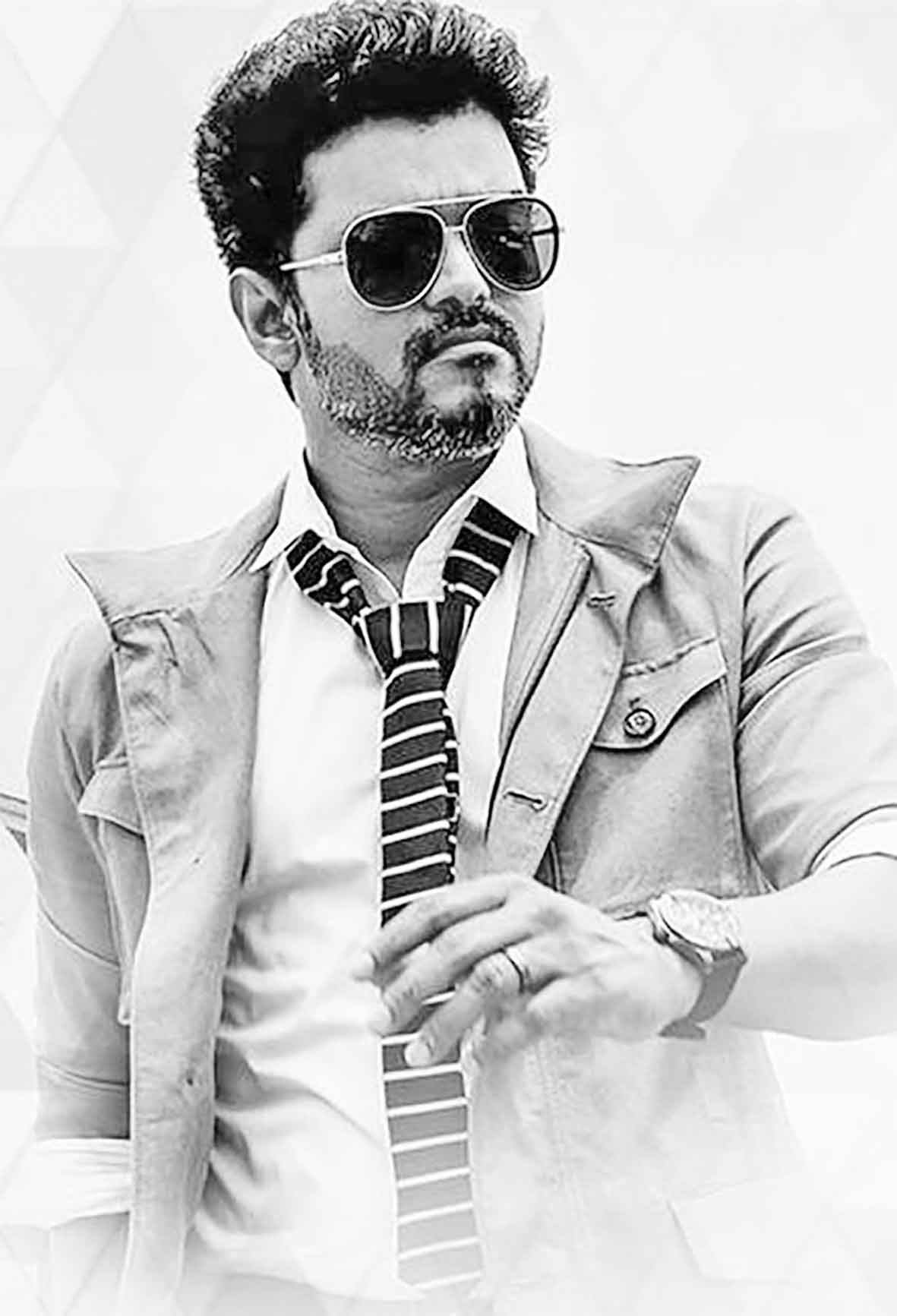 রাজনীতিতে আসছেন বিজয়