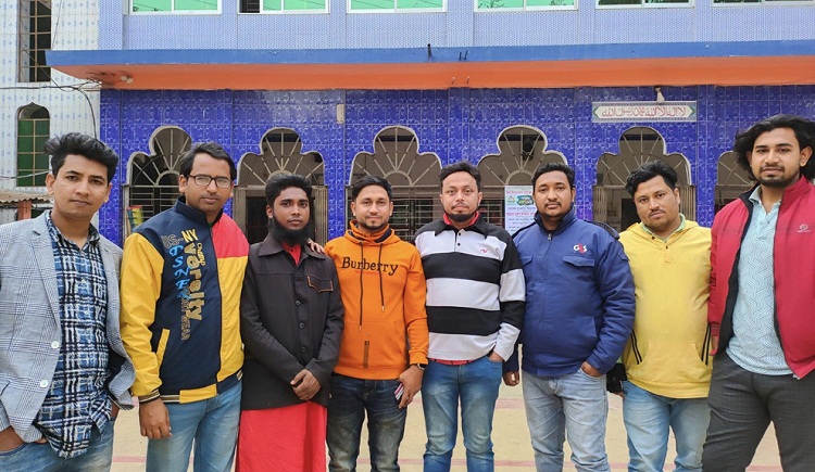 ইউটিউবিংয়ে ঝুঁকছে আখাউড়ার তরুনরা