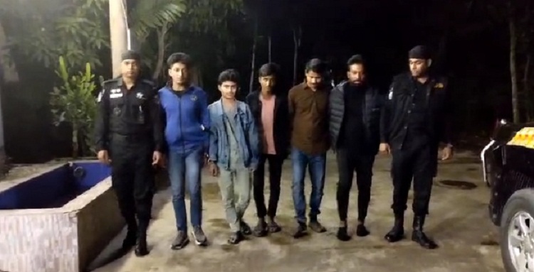 নোবিপ্রবি শিক্ষার্থীর ওপর হামলার ঘটনায় আটক ৭