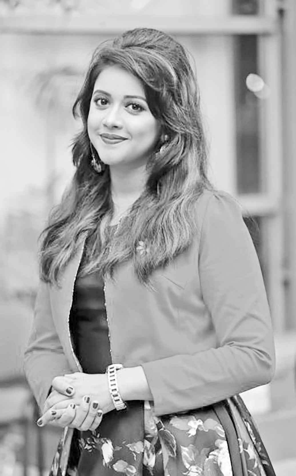 ডামাঢোলে ঐশী