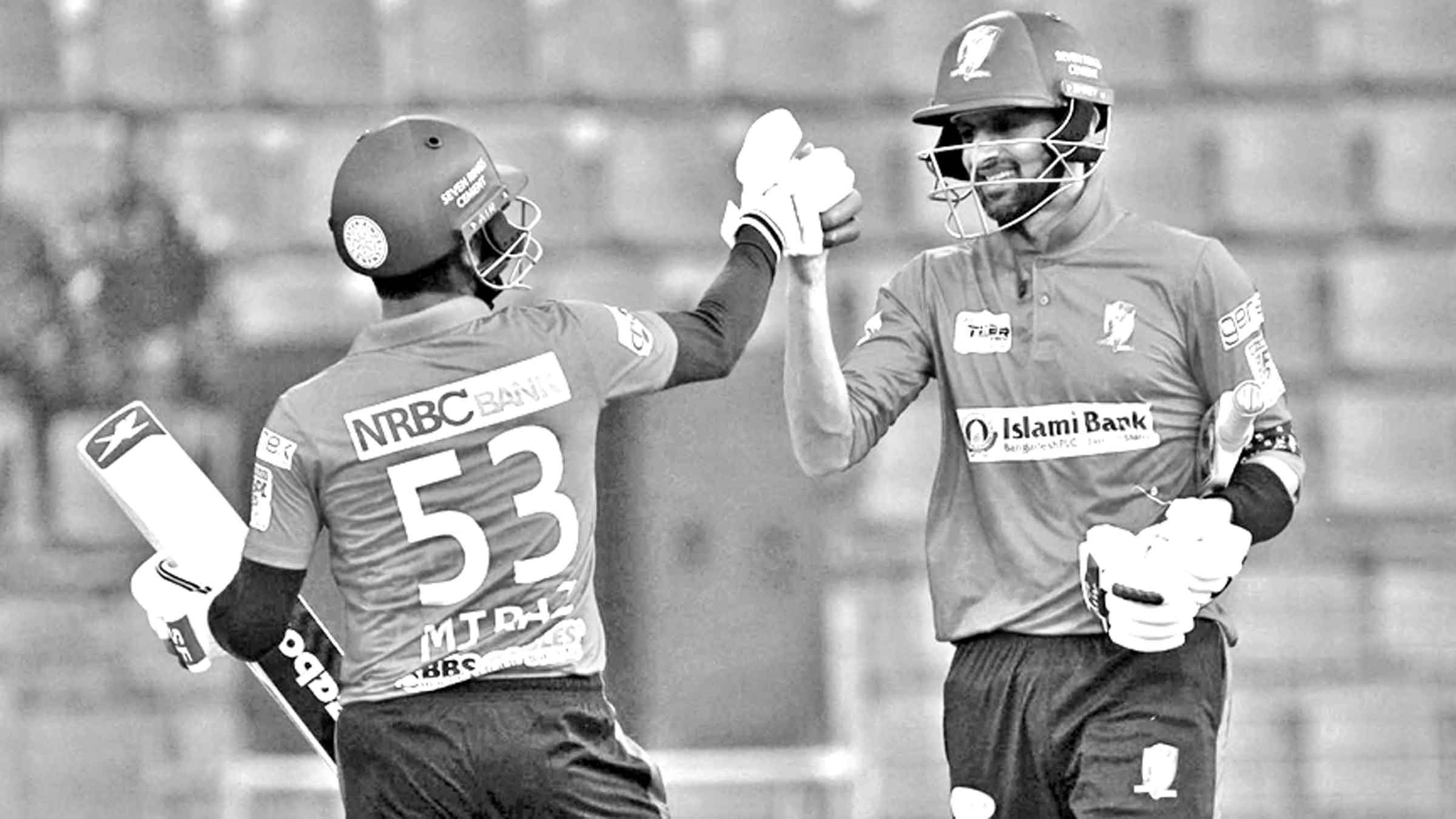 মালিক-মিরাজ ঝড়ে খুলনাকে প্রথম হারের স্বাদ দিল বরিশাল