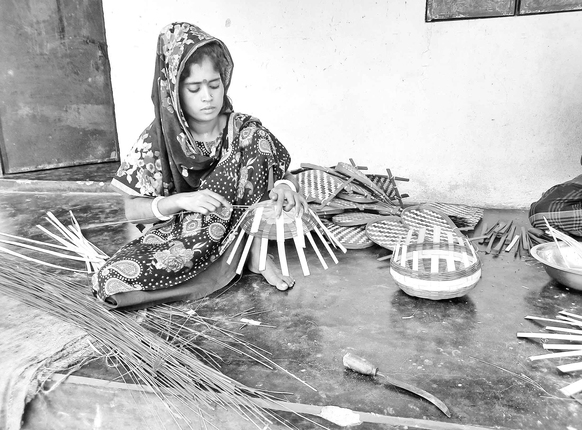 পস্নাস্টিক পণ্য ও পুঁজি সংকটে সংকুচিত বাঁশের তৈরি সামগ্রী