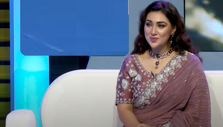 পরকীয়া নিয়ে মুখ খুললেন অপু বিশ্বাস