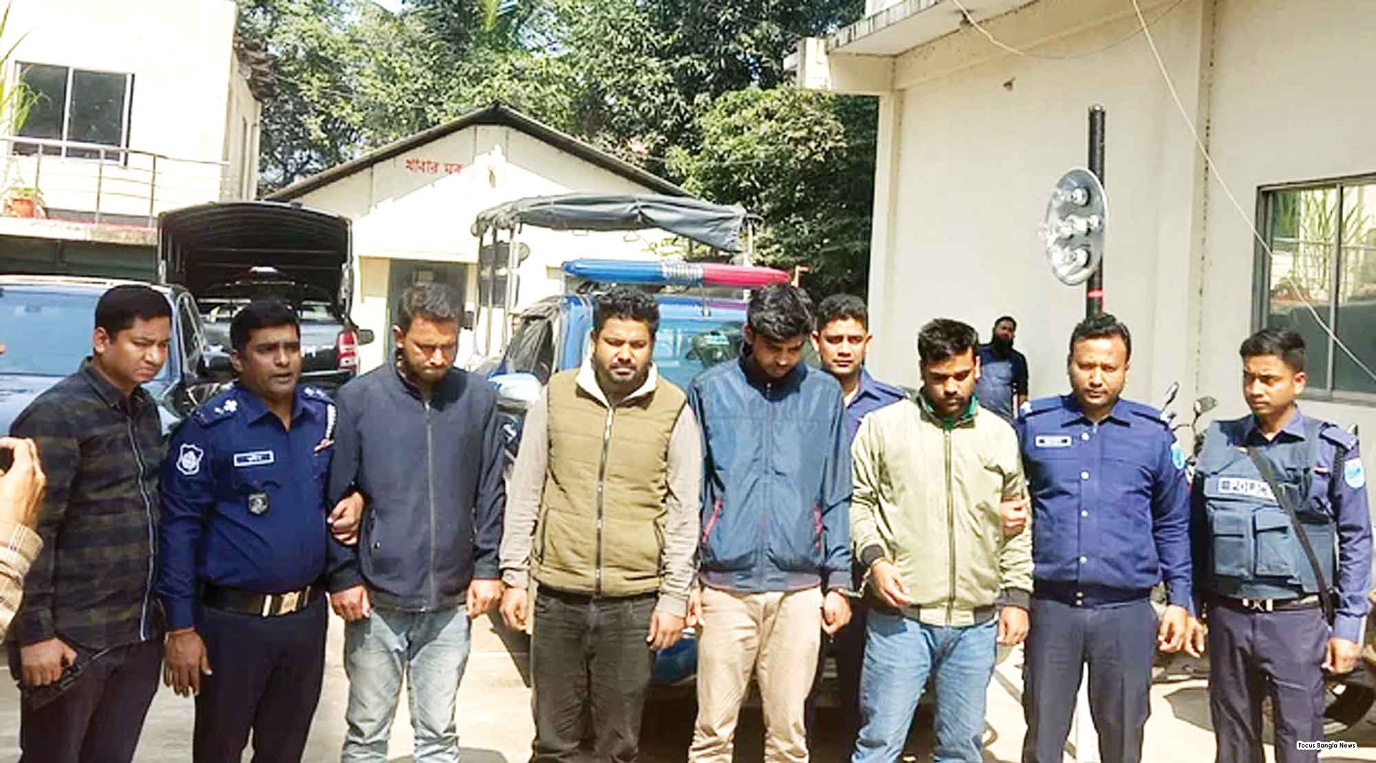 স্বামীকে আটকে স্ত্রীকে ধর্ষণ, উত্তাল জাবি