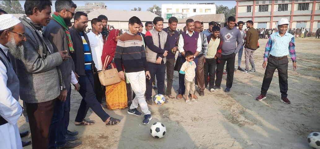 ঘোড়াঘাটে ফুটবল টুর্নামেন্টের ফাইনাল খেলা অনুষ্ঠিত