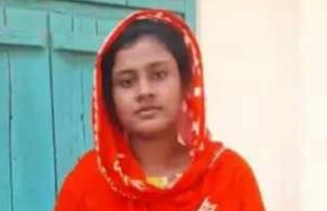 অন্যের কথা শুনে বাবা নিজের মেয়েকে পিটিয়ে মারলেন