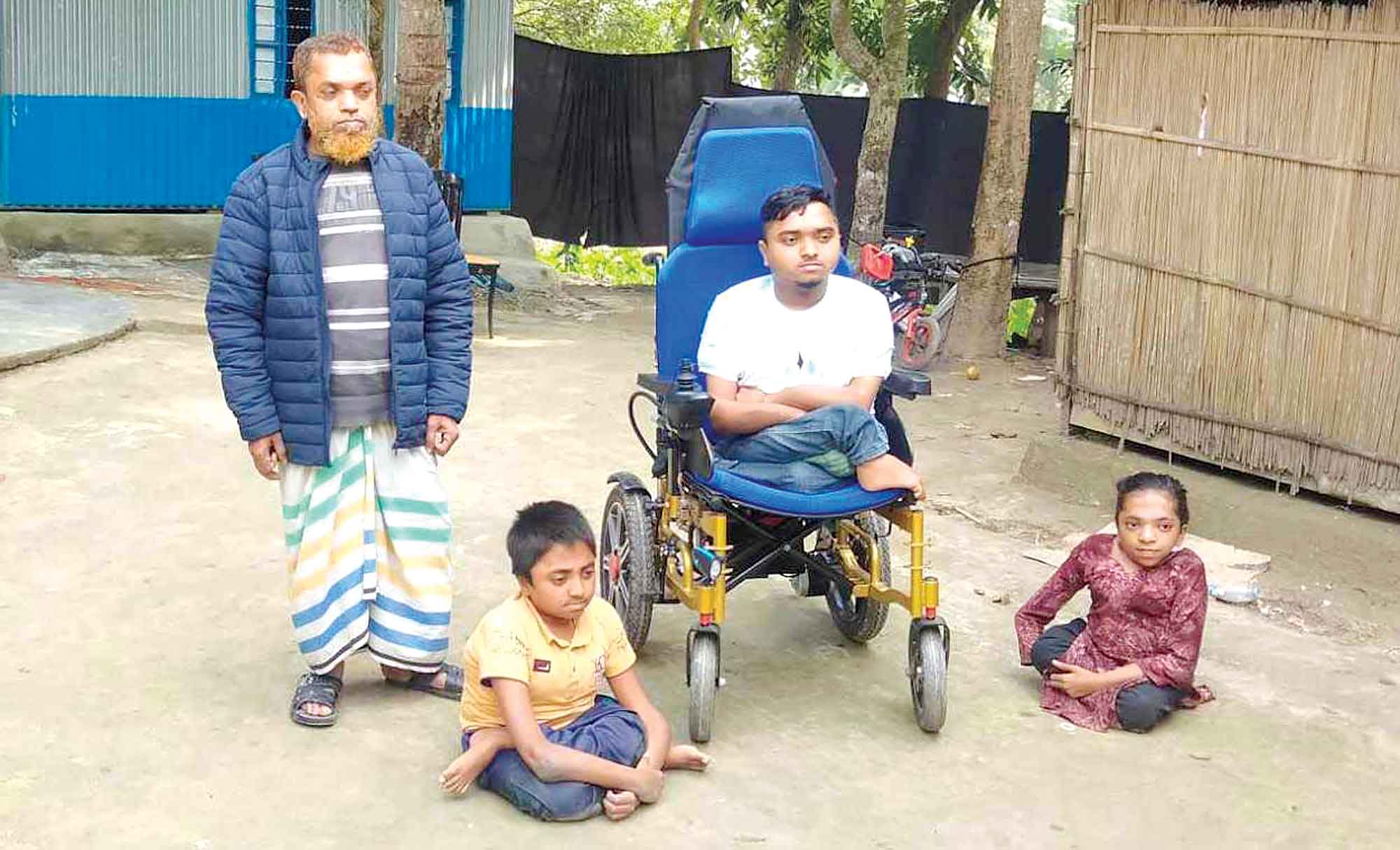 একই পরিবারের চারজন প্রতিবন্ধী প্রতিবন্ধকতাকে জয় জাকারিয়ার