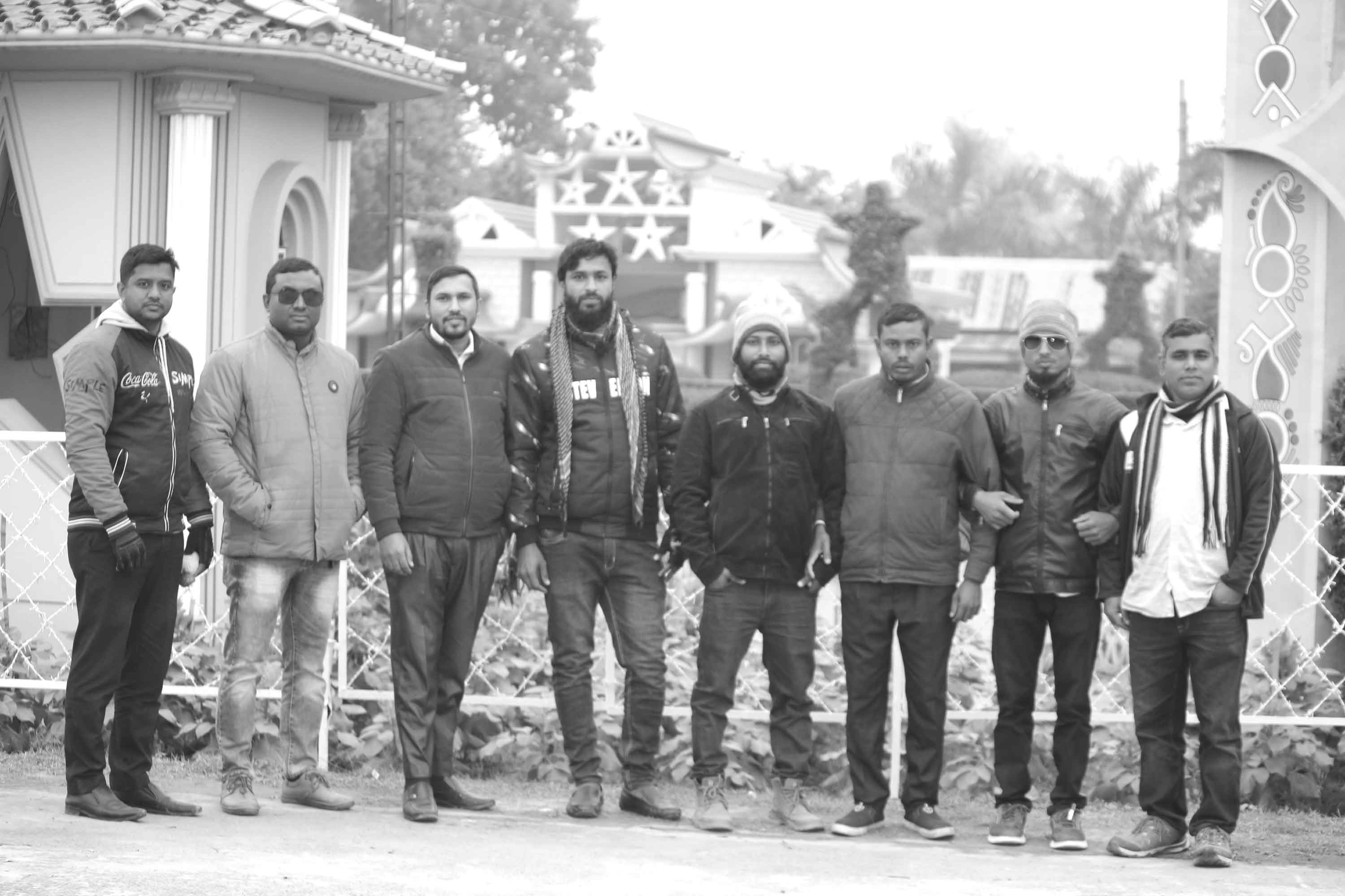 স্বপ্নপুরীতে আমরা ক'জন