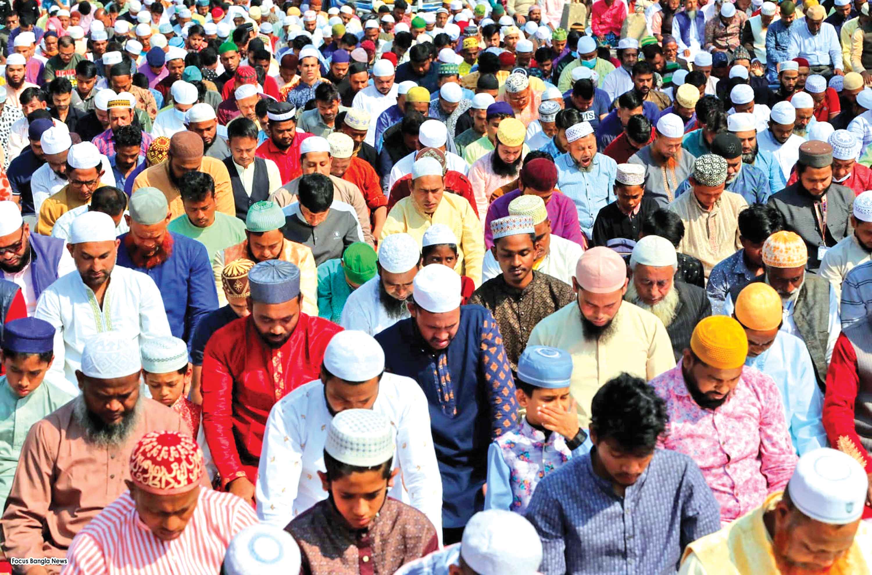 তুরাগ তীরে জুমার নামাজে লাখো মুসলিস্নর ঢল