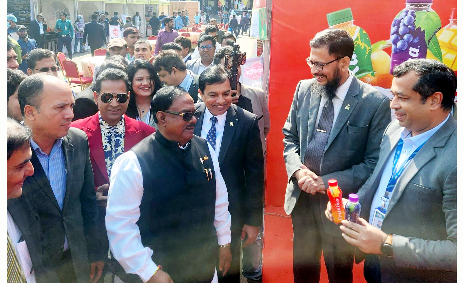 নিরাপদ খাদ্য নিশ্চিতে সবাইকে এগিয়ে আসতে হবে: খাদ্যমন্ত্রী