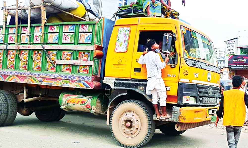পুলিশের জালে শুধুই চুনোপুঁটি!