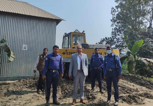 দৌলতপুরে মাটি কাটার ভেকু মালিকের ১ মাসের কারাদন্ড