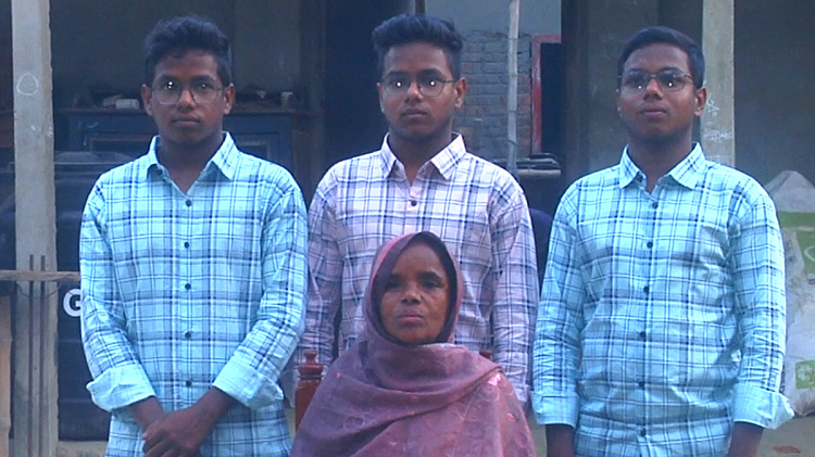 বাবা নেই, তিন যমজের মেডিকেলে চান্স