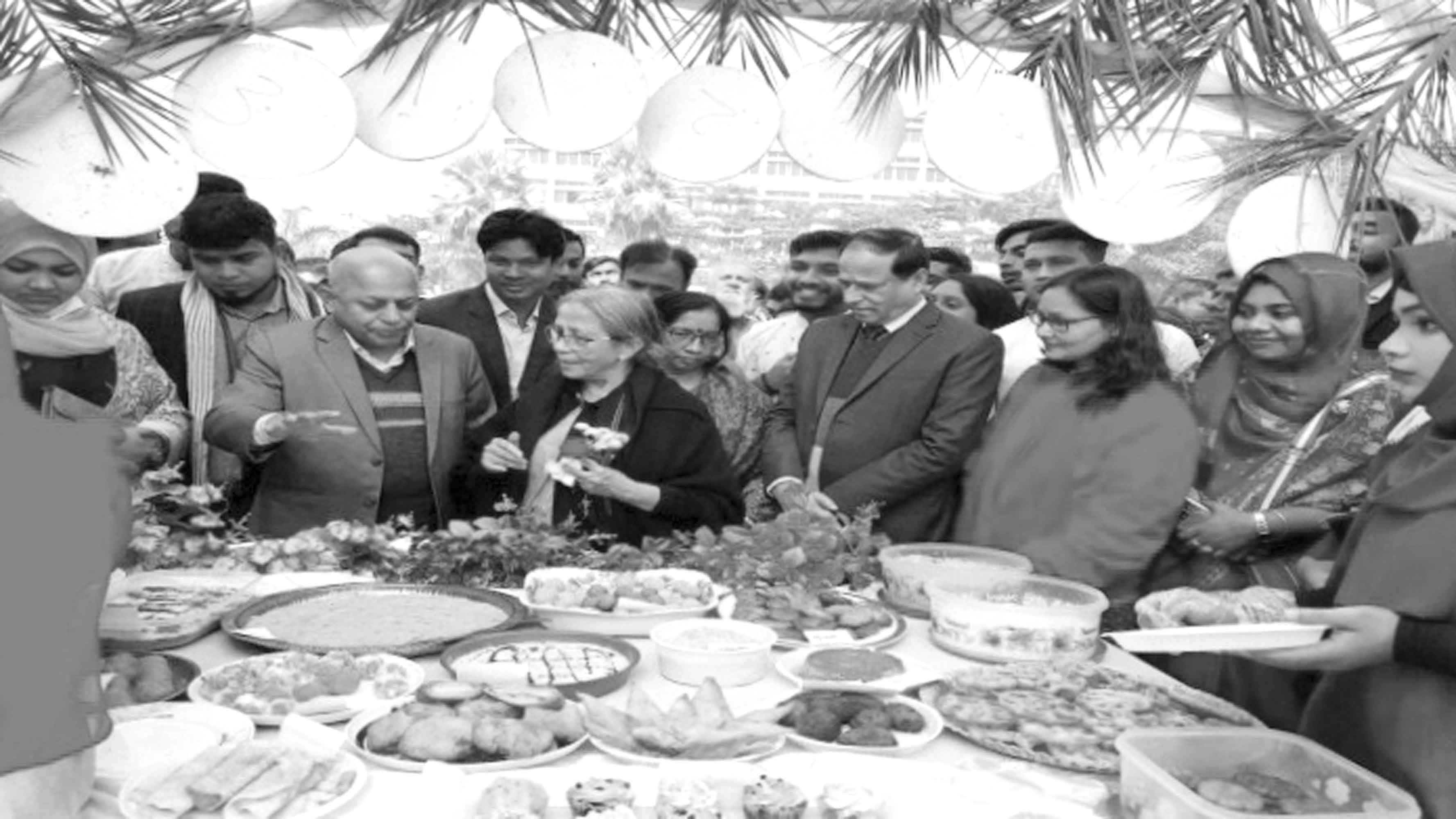 গণ বিশ্ববিদ্যালয়ে পিঠা উৎসব