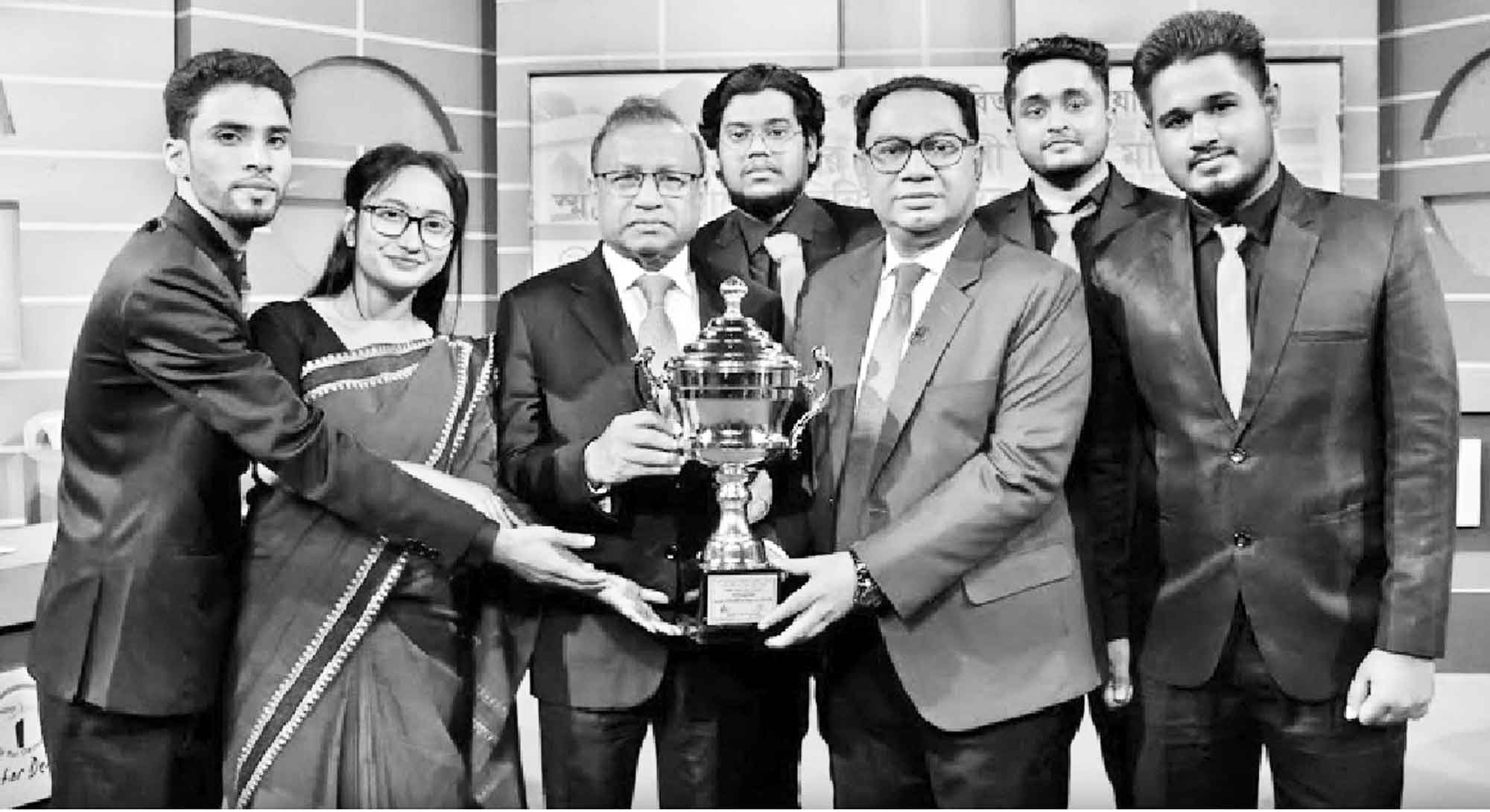 দুর্নীতি বাদ দিয়ে উন্নয়ন করা কঠিন :তাজুল