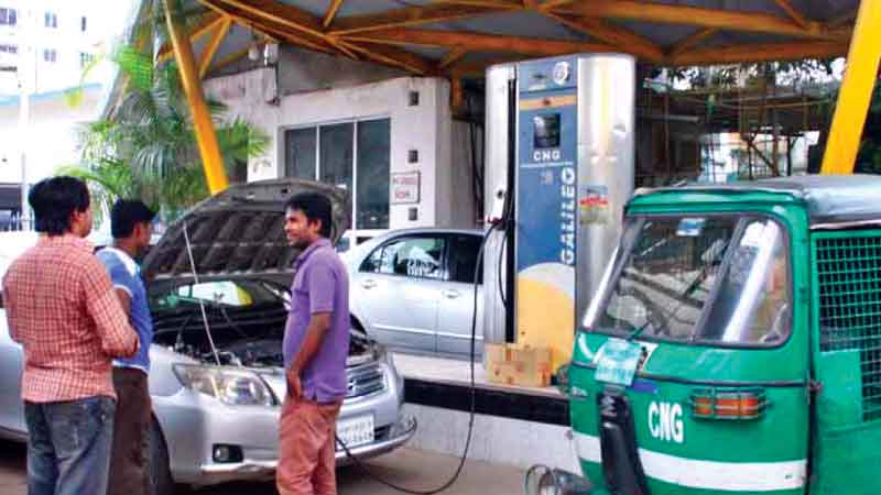 গ্যাস সংকটের ধাক্কা গণপরিবহণে