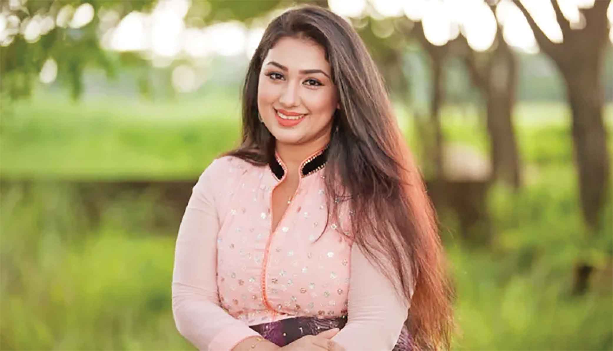 দম ফেলার সময় পাচ্ছেন না অপু